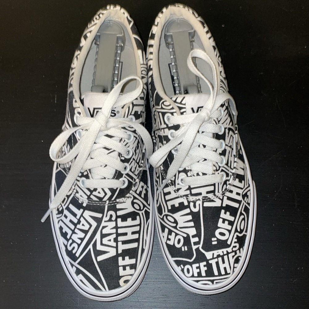 Vans Monochrome Graphic Black and White Skateboard Low Top Men’s Size‎ 8.5.